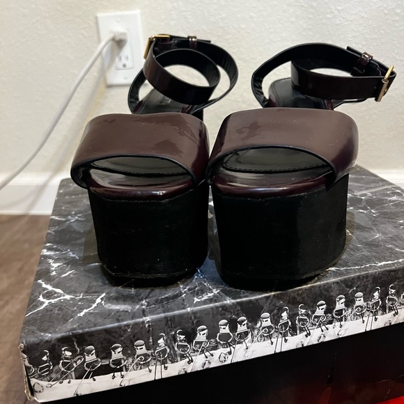 Platform burgundy sandals - Picture 2 of 2